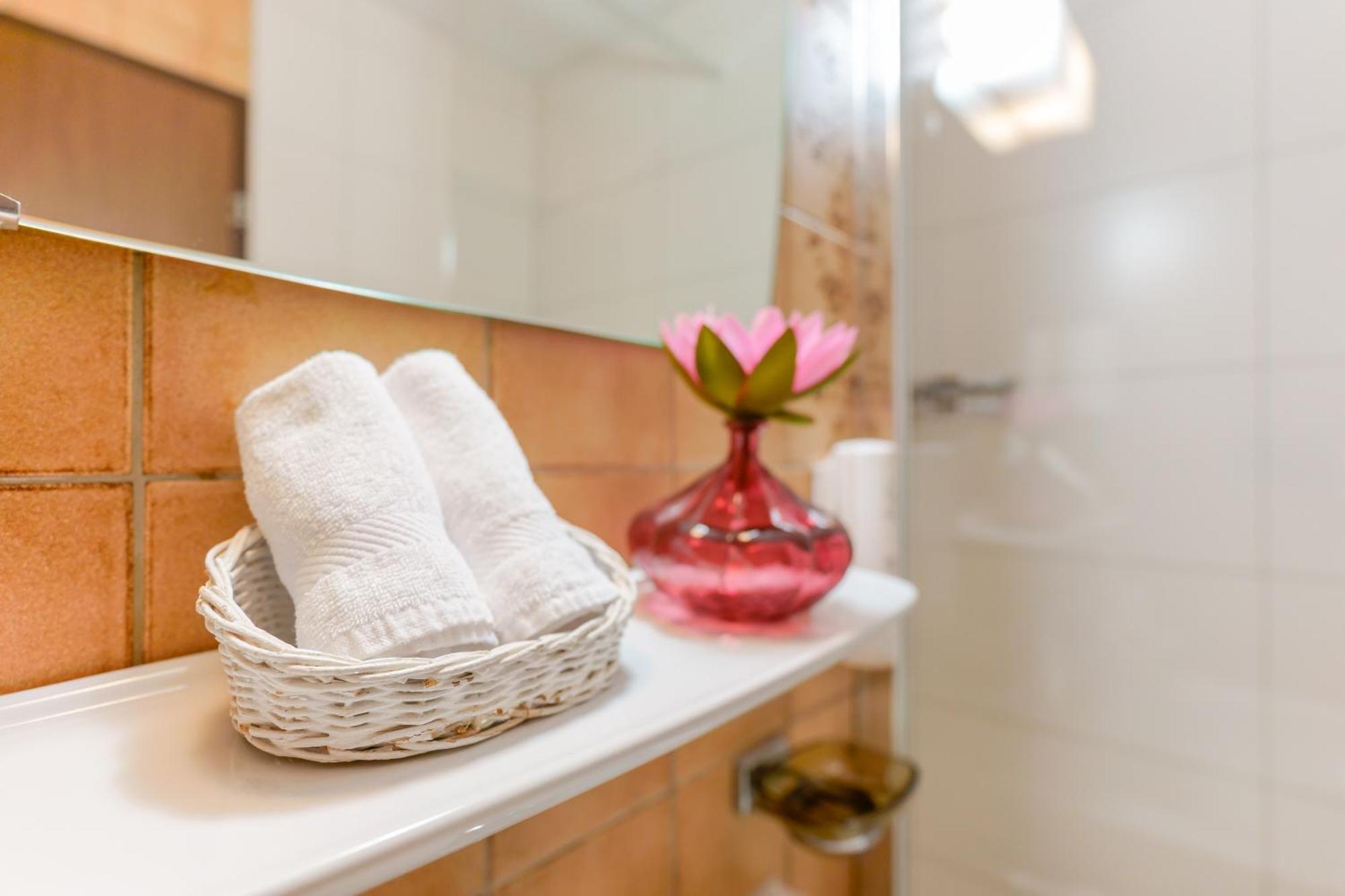 Hotel Du Grand-Pre Marly-le-Grand Ngoại thất bức ảnh