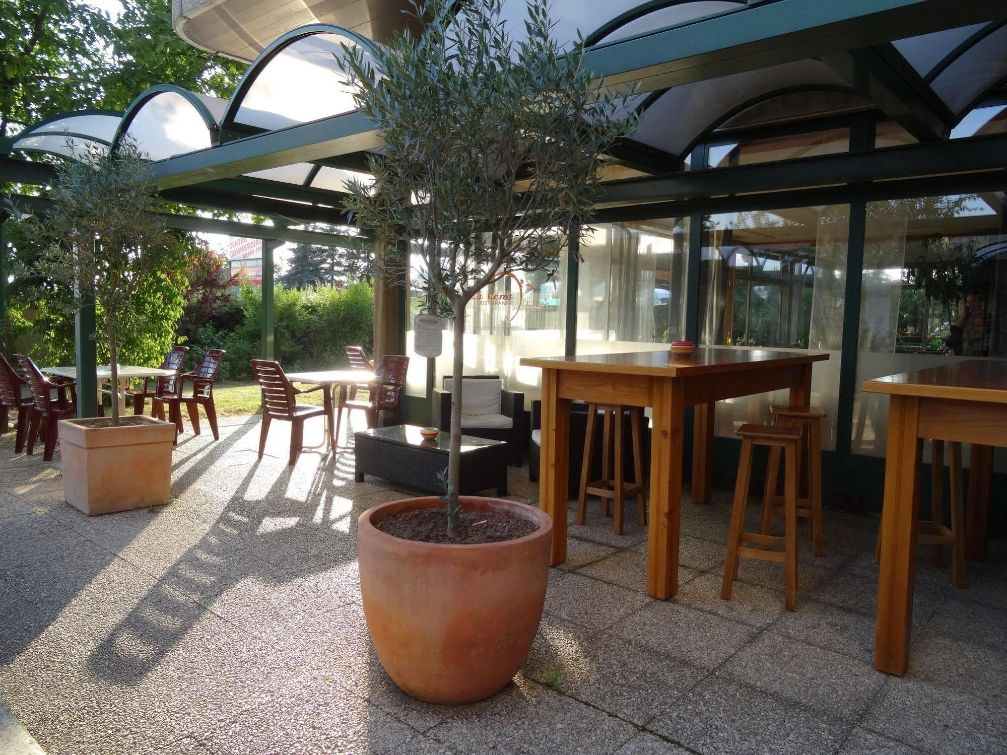 Hotel Du Grand-Pre Marly-le-Grand Ngoại thất bức ảnh