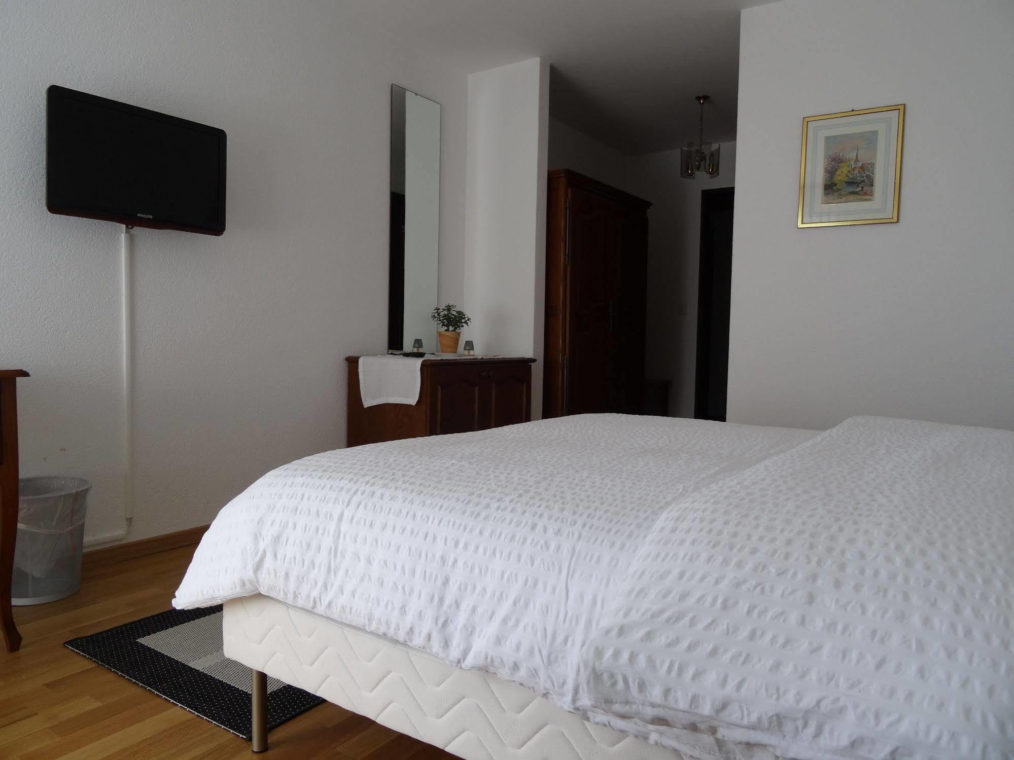 Hotel Du Grand-Pre Marly-le-Grand Ngoại thất bức ảnh
